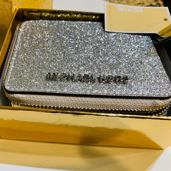Michael Kors Accessories - Auth Michael Kors Silver Giftables XS Pill Case